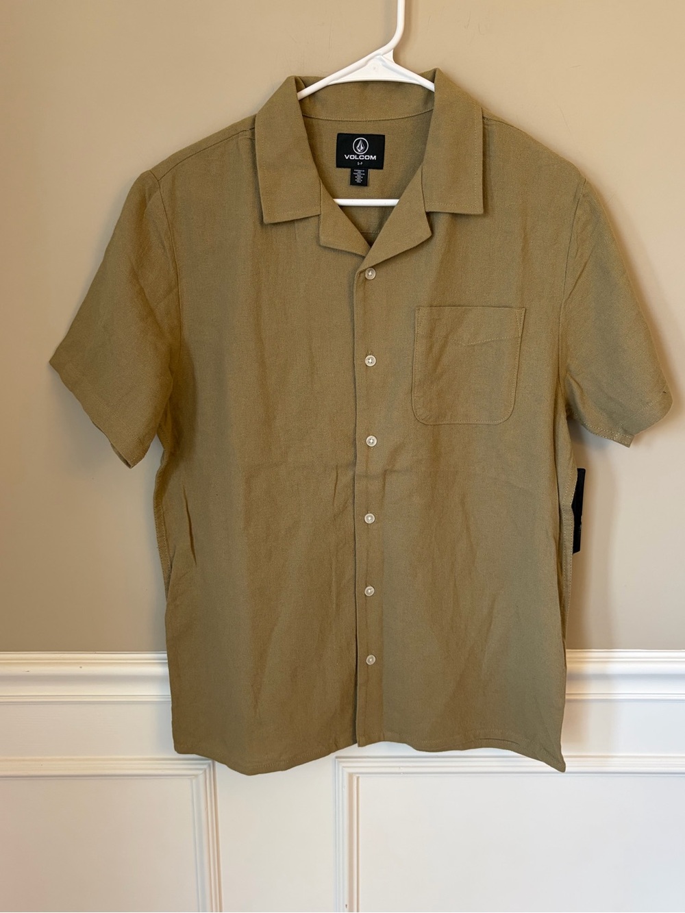 Volcom Men’s Hobarstone Textured Camp Shirt- Small, Earthcore Street Casual